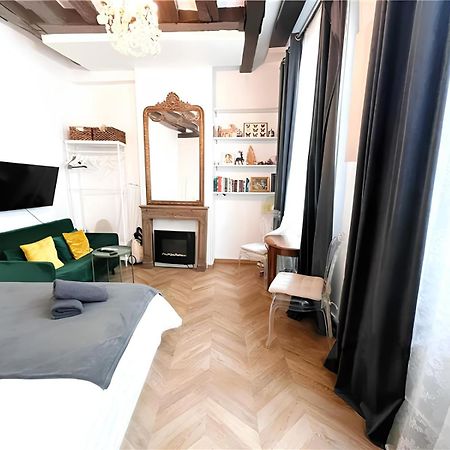 Seine Apartment Paris Bagian luar foto